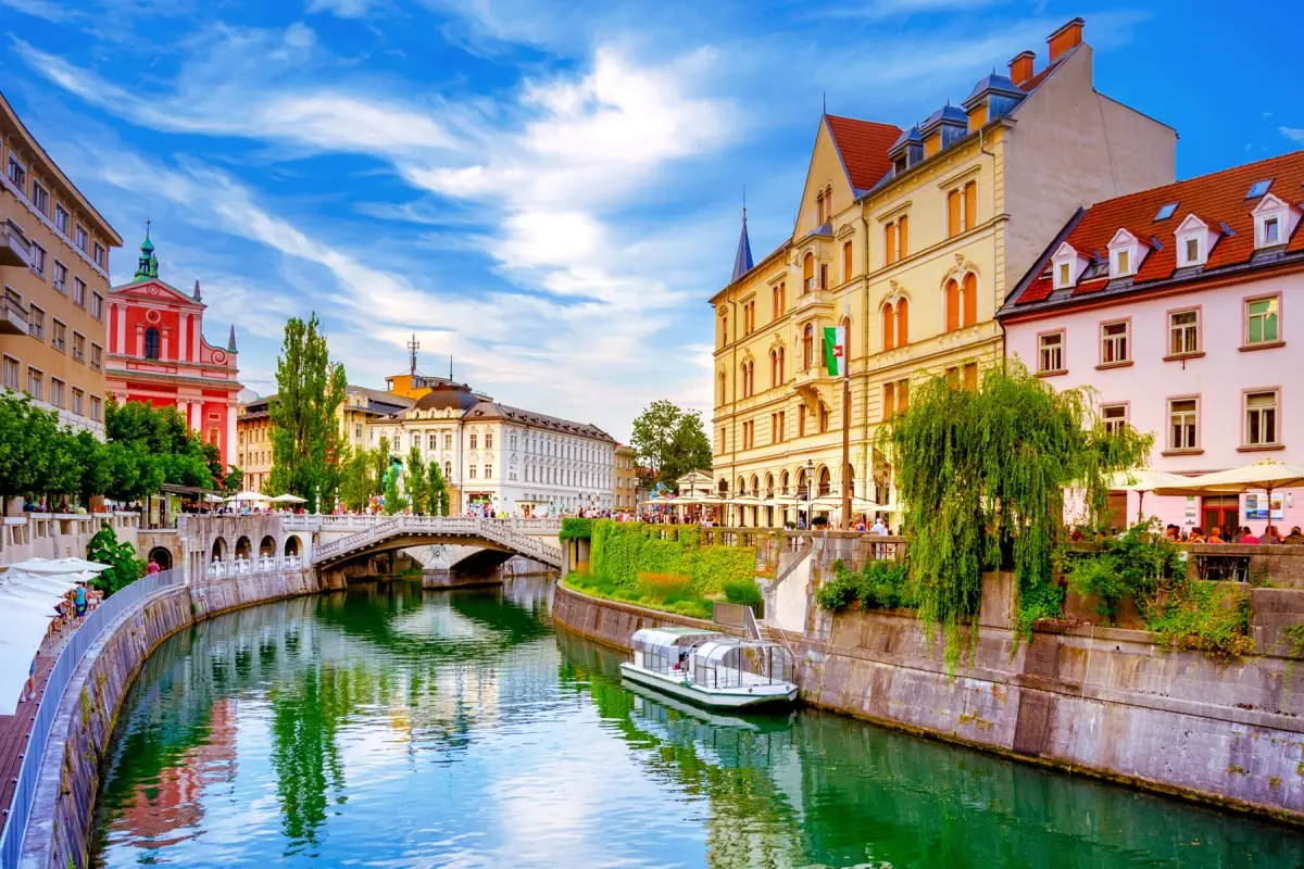 The Ljubljanica River flowing through the historic center of Ljubljana, Slovenia.