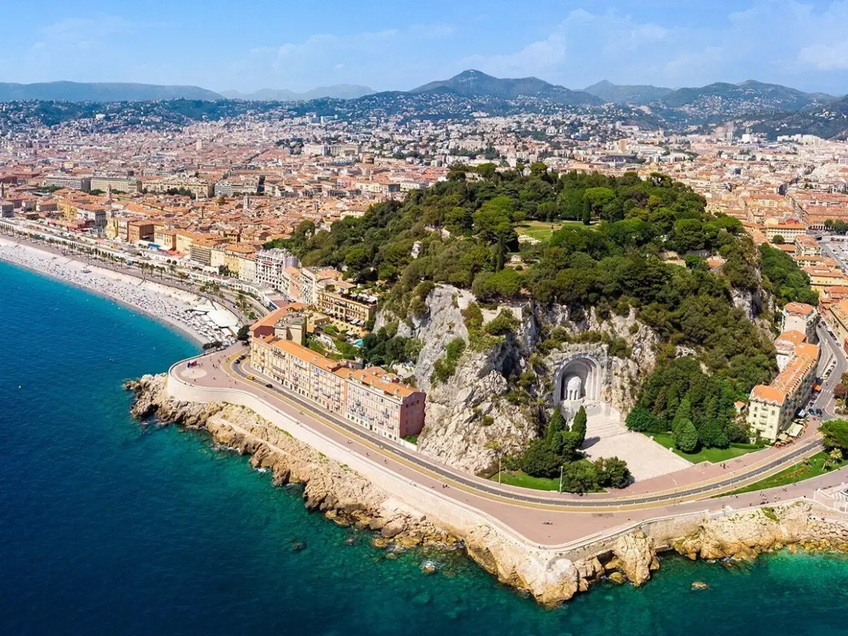 Aerial view of Castle Hill, the War Memorial, and the coastline of Nice on the French Riviera.